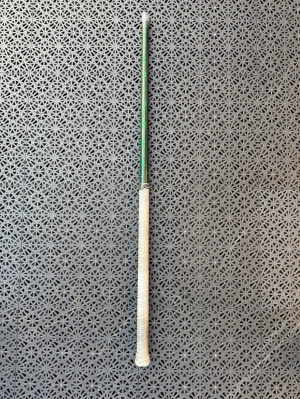 Säljer en prolight 27 flex som är 89 cm lång - Helt okej skick har en liten spricka men jag har flexat den och den knakar inte ens den är väldigt trevlig enligt mig som spelat med den