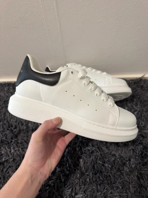  Alexander McQueen sneakers - Size 43, brand new, good quality