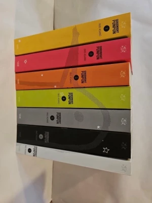 Goodnight Punpun Complete Manga Series (Helt ny / Nyskick) - Säljer hela Goodnight Punpun serien av Inio Asano, komplett manga (alla volymer 1–7).    📚 Komplett serie ✨ Helt ny / i mycket fint skick 🏠 Förvarad i rökfri miljö 📦 Perfekt för samlare eller manga-fans som vill läsa en av de mest hyllade serierna