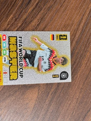 Panini world cup master 2026 - Panini master world cup samlar kort från 2026. Köpta från en dream box på lekia. Boxen kan man få med vid extra kostnader. Pris kan diskuteras 