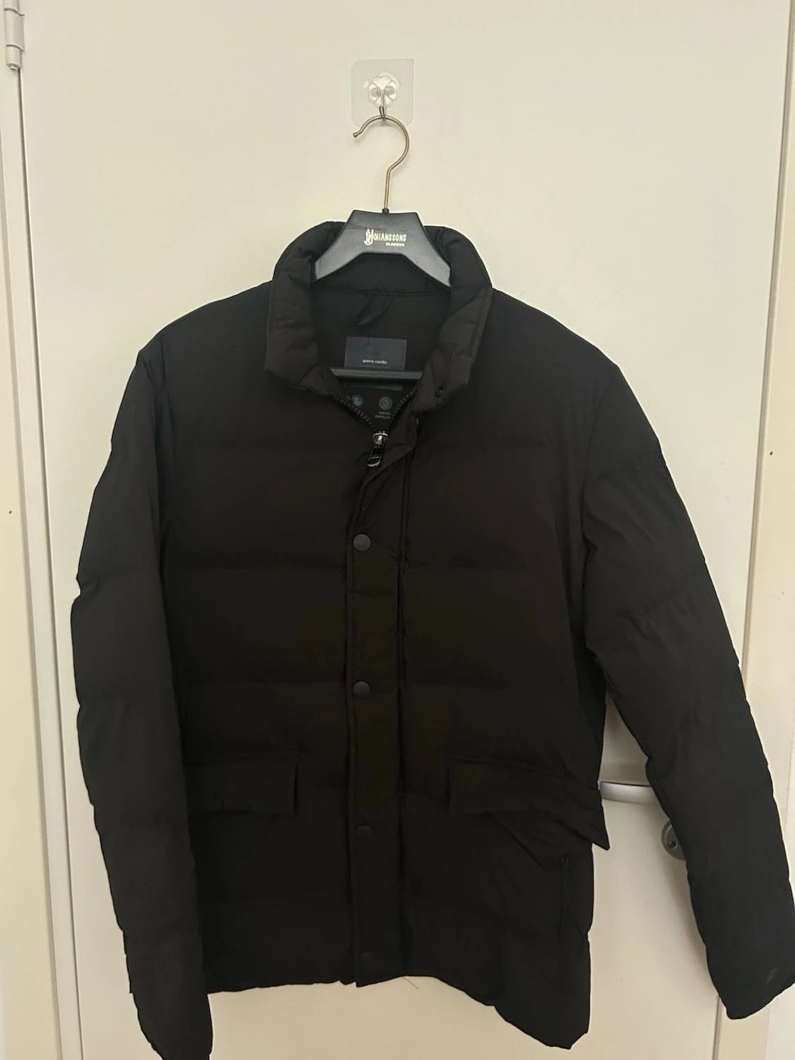 Svart pufferjacka från Pierre Cardin