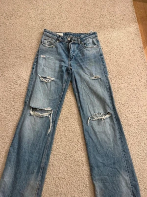 Zara jeans  - Jätte fina använda några gånger bara fint skick 