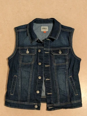 Denim jacka - Mycket bra skick jeans jacka.