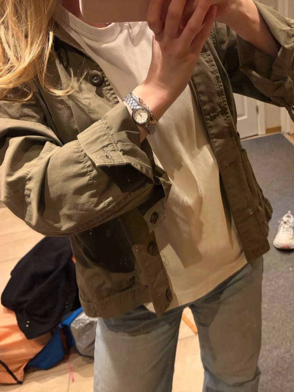 Olivgrön utilityjacka med patch