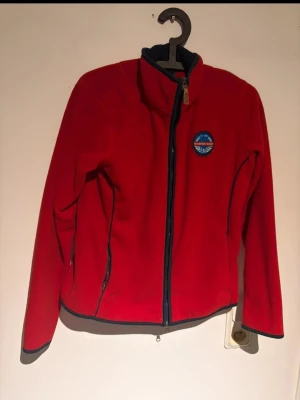 Fleecetröja ifrån mountain horse - Använd lite då och då obs! Lite nopprig på in sidan