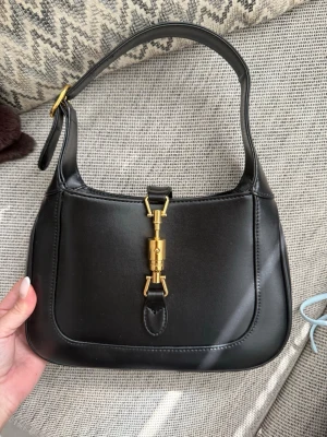 Svart Gucci Jackie 1961 handväska - Snygg svart handväska från Gucci i modellen Jackie 1961