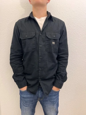 Ralph Lauren overshirt - Hej! Säljer min Ralph Lauren overshirt som är i storlek M, skick 9/10! Ny pris ungefär 1800kr