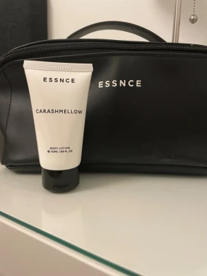 Essnce bodylotion  - •En Essnce bodylotion i doften av Carashmellow 