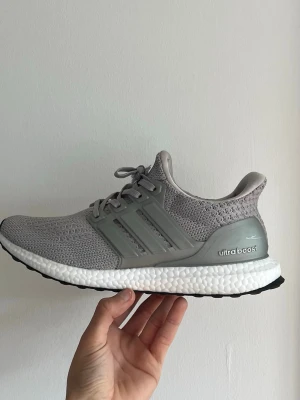 Adidas ultraboost skor  - Som nya storlek 42 