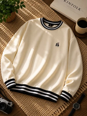 Beige Sweatshirt med Randig Halsringnign & Ärmslut - Storlek: L, Material: 100 % Polyester, utmärkt skick!