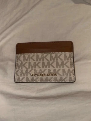 Michael kors plånbok  - Äkta, köpt för 800kr