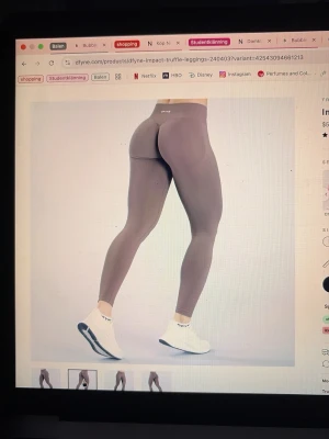 Truffle impact tights från Dfyne - Jätte fina tryffel tights från dfyne i storlek S, jätte fint skick, säljer så de inte passar längre. Har länge varit mina favoriter. 