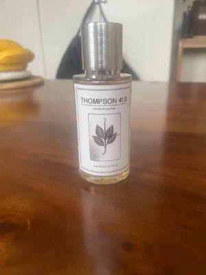 Thompson 41.0  - Thompson 41.0 från one bold chemist. Nyligen inköpt. Fin doft. Liknar tf tobacco vanille. Endast testad.