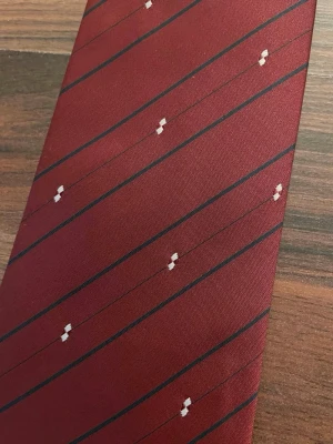  Slips vintage Diplomat - Vintage slips i mycket bra skick. Frakt på 22kr (frimärke) eller postnord skicka hem 61kr tillkommer. Betalning sker via swish