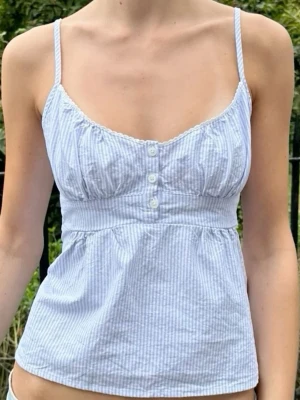 Brandy Melville linne - Supersöt blårandigt linne från brandy Melville, bara använt några gånger