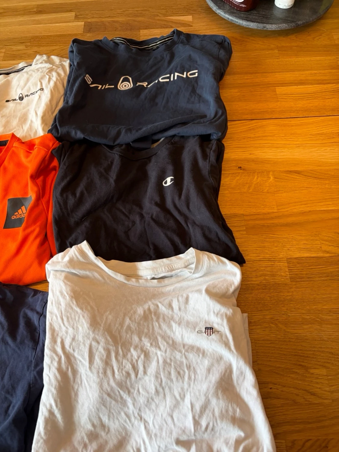 9-pack t-shirts från alla möjliga ställen. - 1