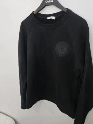 Svart sweatshirt från vrsahe - Snygg orignal tröja i gott skick. Storlek S. 