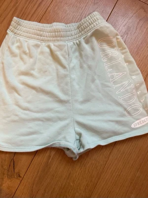 Ljusturkosa shorts - Ljusturkosa shorts i barnstorlek 170