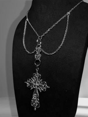 Handmade alternative necklace in stainless steel  - 🕷️Handmade necklace by me ⛓️Material: Stainless Steel 🖤Adjustable length 35+5cm  🖤Jewerly care:  – Avoid longer contact with water – Avoid excessive perfume, lotions, and chemicals – Do not sleep or exercise while wearing  Proper care helps maintain appearance and longevity ✨  Feel free to check out my other pieces- bundle discounts available💸  The price list is set based on material costs, my working hours and based on unique designs and other costs.  #gothjewelry #handmadejewelry #altjewelry 