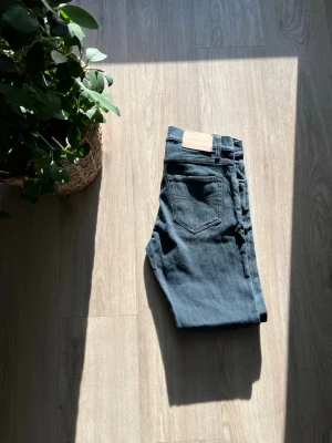 Tiger of sweden jeans - Säljer ett par tiger of sweden jeans för ett väldigt billigt pris!💸 hör av er vid minsta fråga! 🙋 