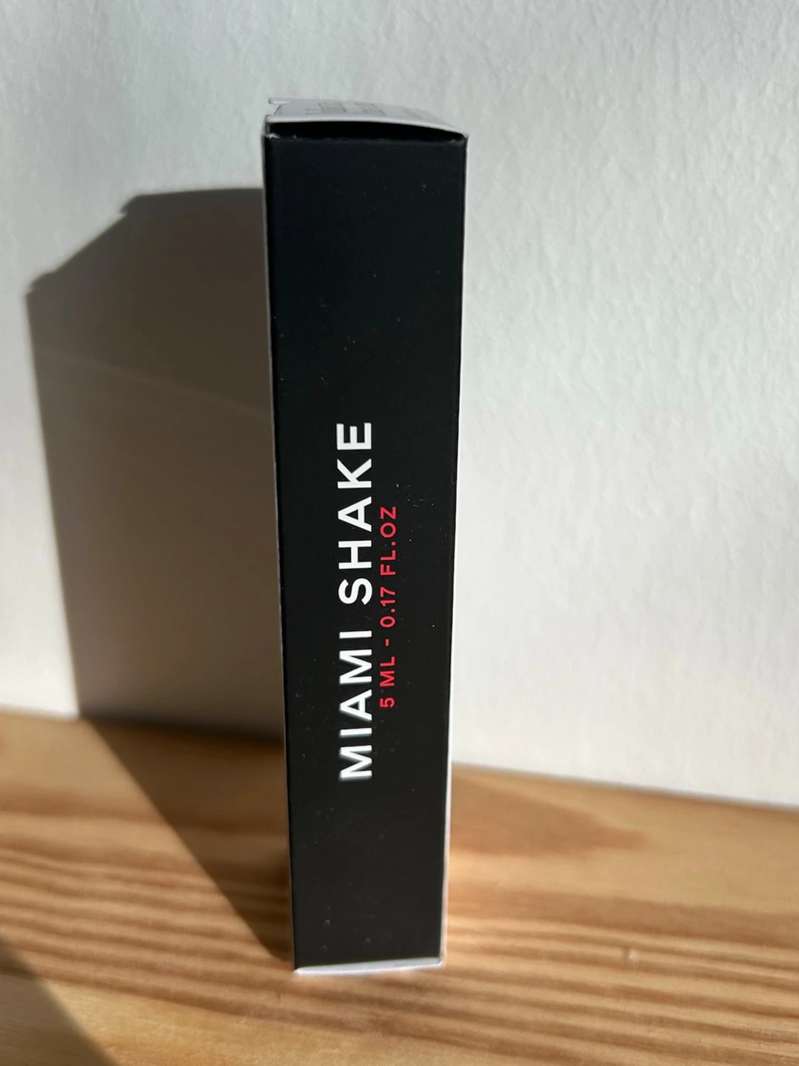 Juliette Has A Gun - Miami Shake - 1