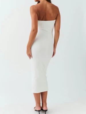 Vit bandeau klänning - Jättesöt vit bandeau klänning från Gina!! 