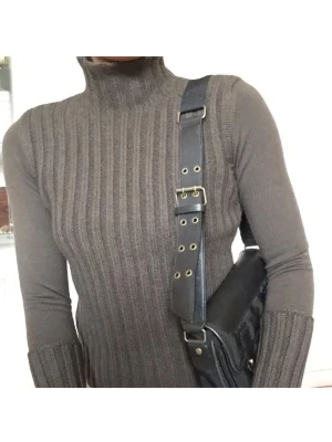 Polotröja från Hugo Boss - Köpt här på plick, älskar den verkligen men den är för liten för mig. Står inte vilken storlek men uppskattar XS eller S. 