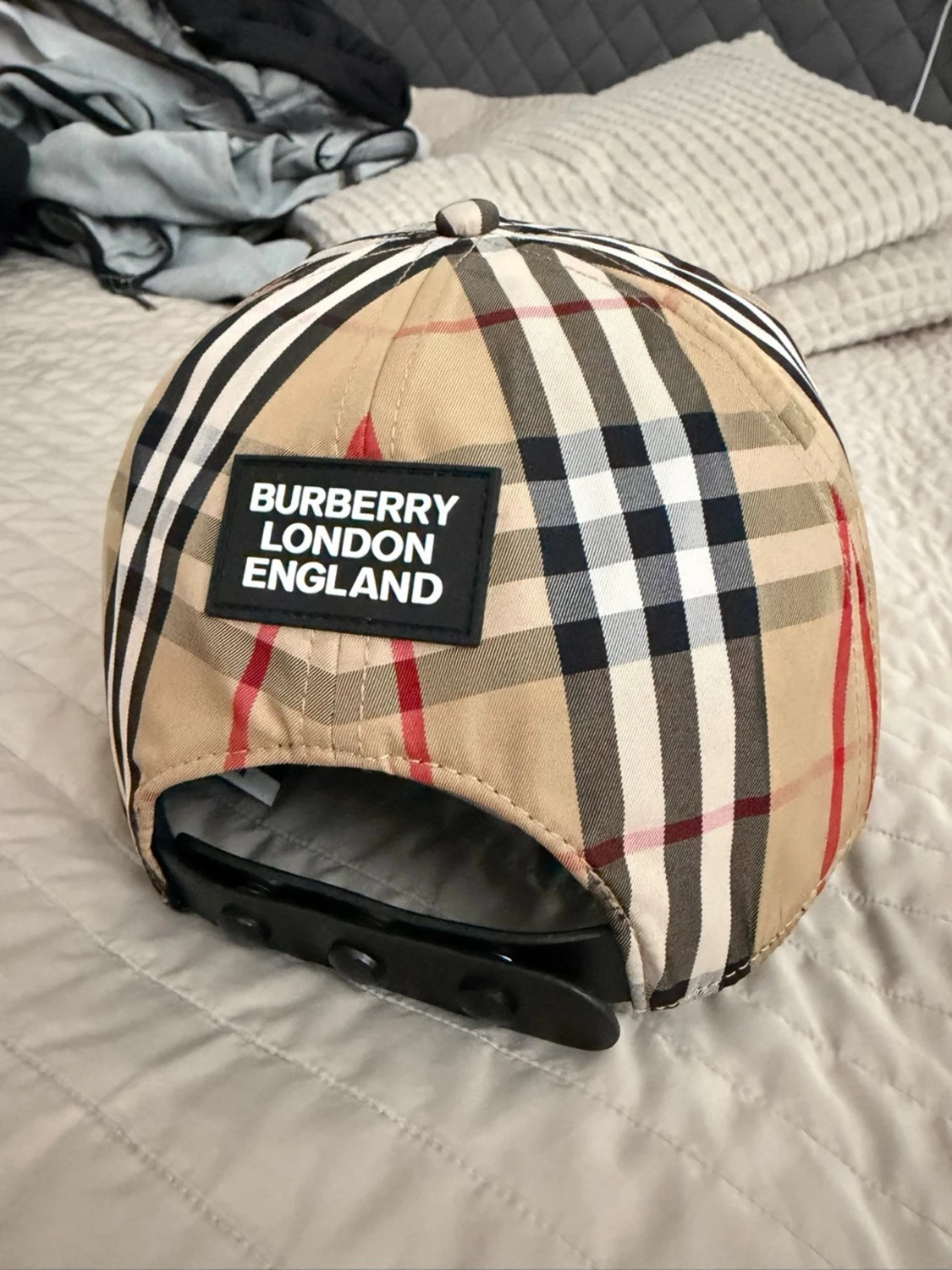 Burberry cap - 2