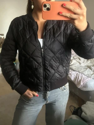 Svart cardigan jacka  - Super snygg vårjacka!