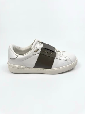 Valentino Open sneakers - Valentino Garavani Open sneakers. Storlek 40. Skick 9,5/10. Nypris ca 7700kr. 100% autentiska.