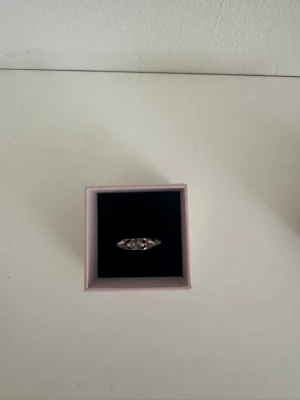 Edblad ring - Silver ring från Edblad. Helt ny och passar till allt. Säljer för att jag har bytt till guld. Pris kan diskuteras!❤️