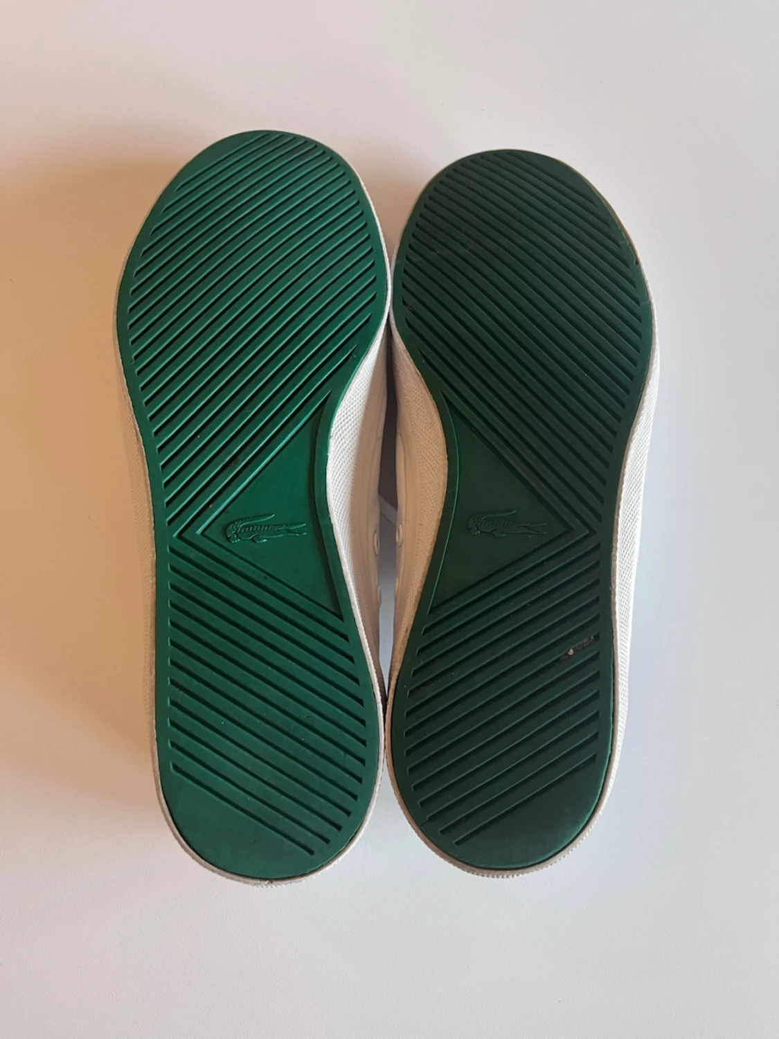 Vita sneakers från Lacoste - 2