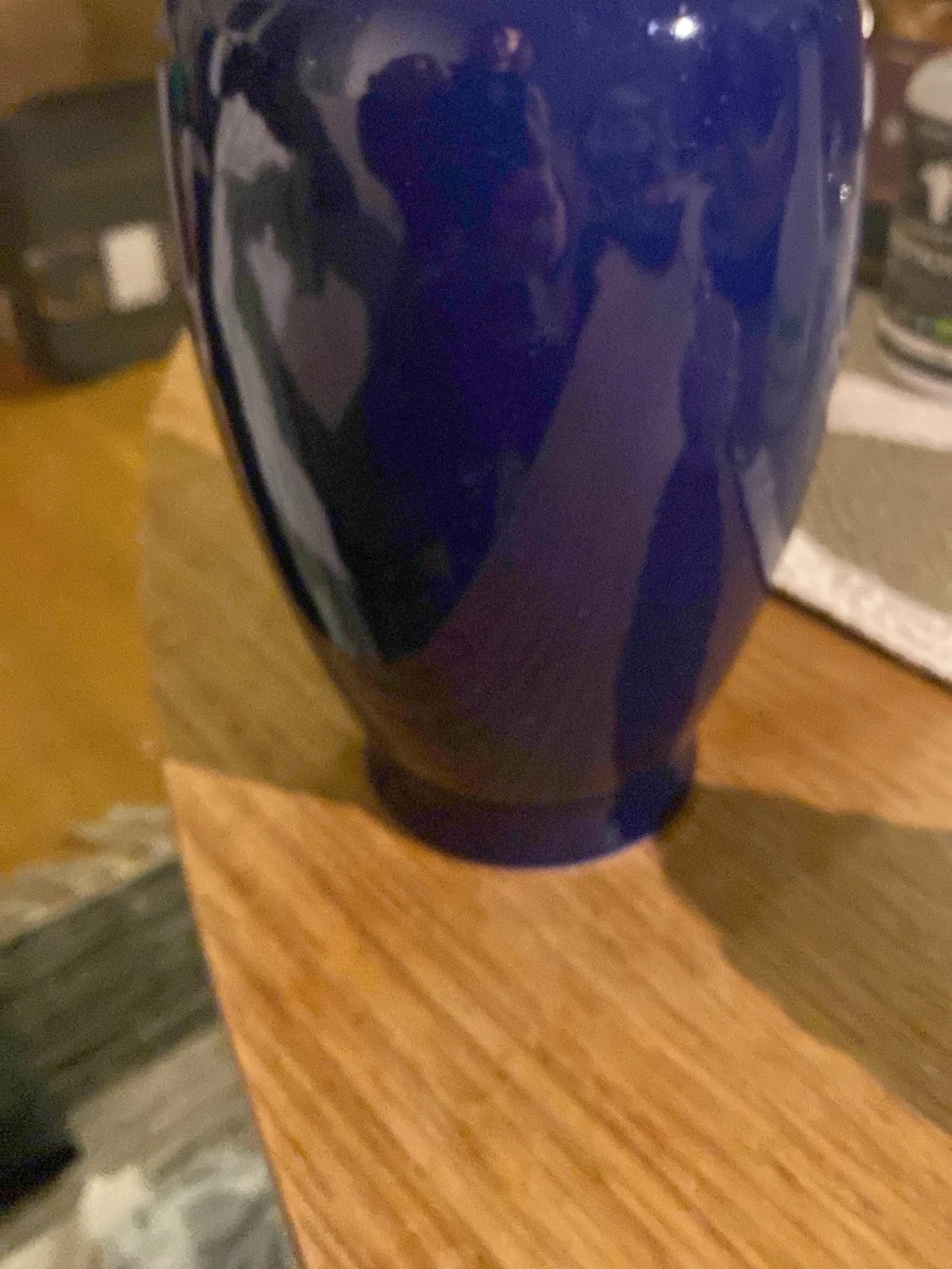 Mörkblå blank vas i keramik