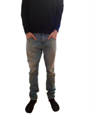 Tiger of sweden jeans  - Tiger of sweden jeans åt mer straight model storlek 28/32 men mer som 29/32 passar nog 30/32 med 