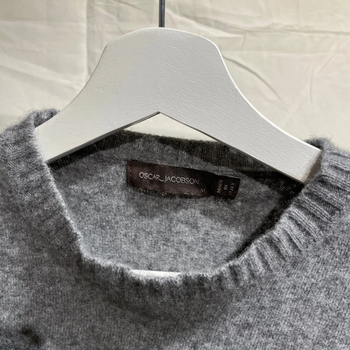 Grå cashmeretröjafrån Oscar Jacobson - 90