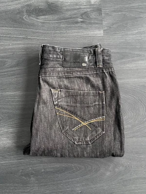 Baggy eckounltd  - As feta baggy ecko unlimited byxor! Är utsydda och har en jävla mycket heelbite ✌️Skriv järna om du har några frågor! 🔥🔥🔥