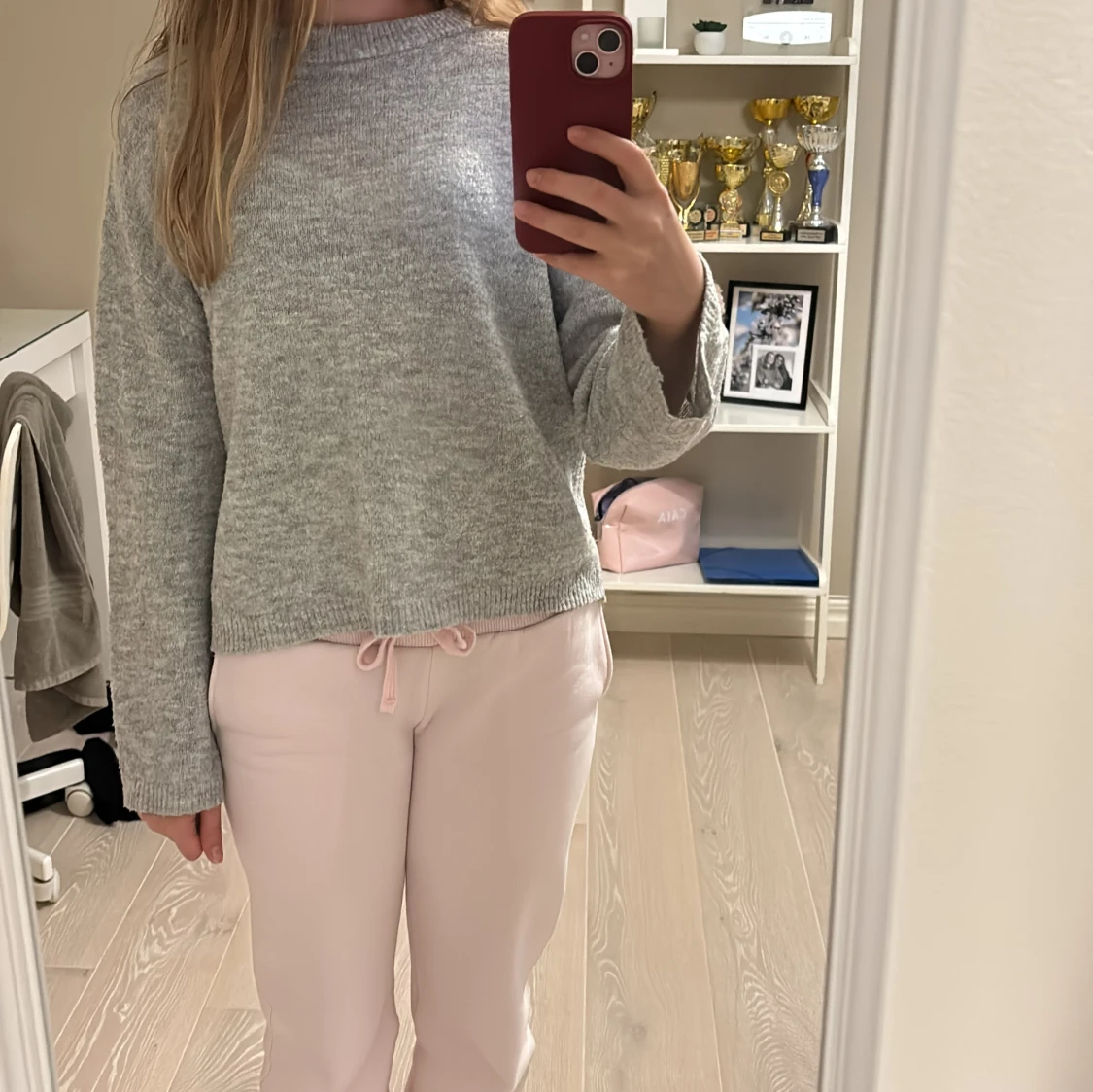 Grå stickad tröja - 2