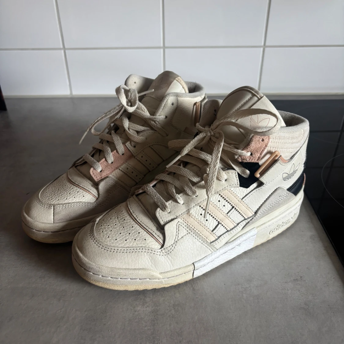 adidas Forum Exhibit Mid sneakers