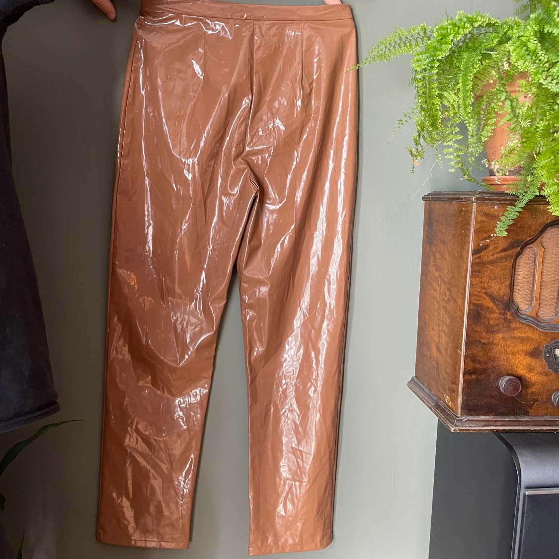 Bruna lackbyxor från & Other Stories - 1