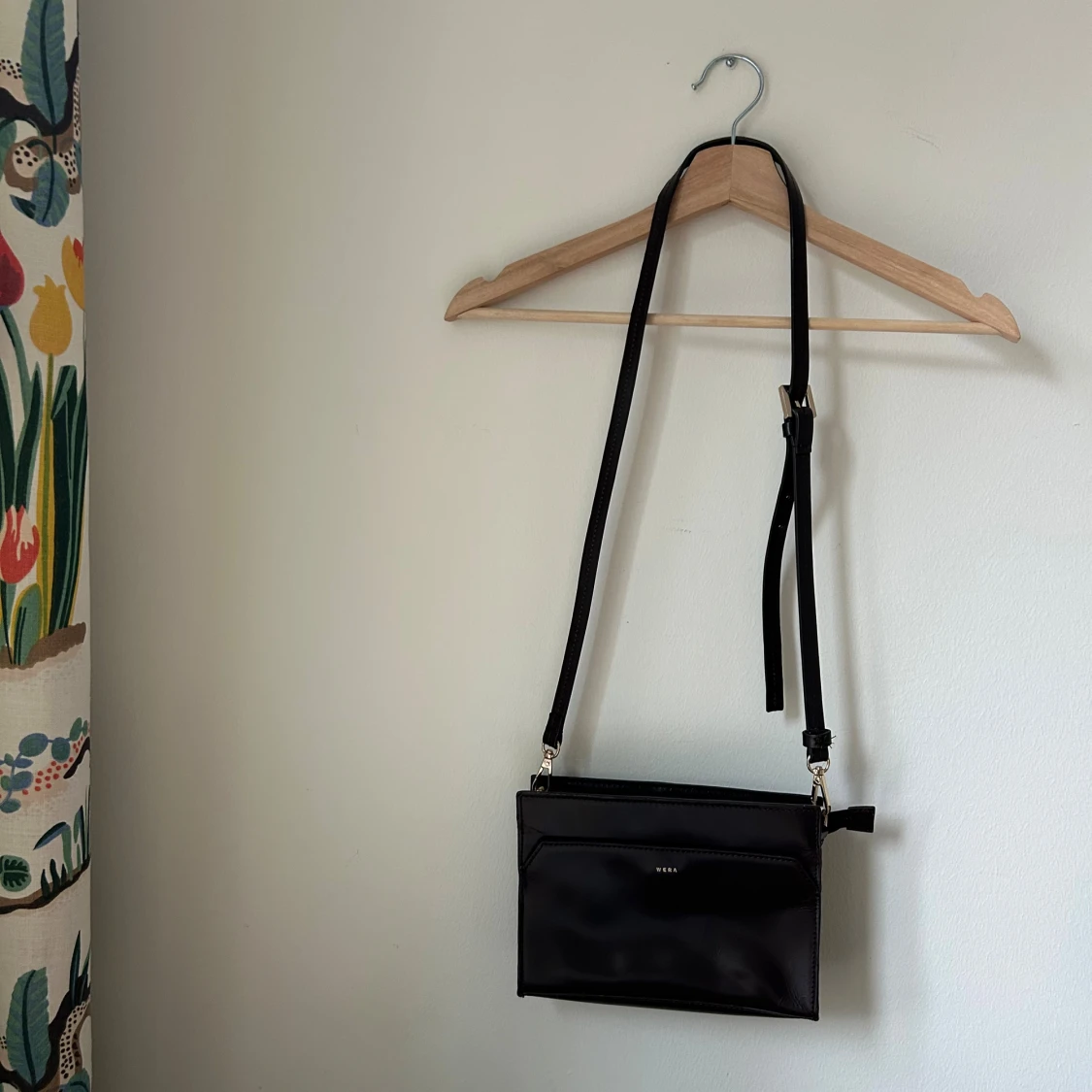 Mörkbrun axelväska från Wera - 1