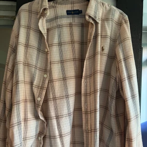 Ralph Lauren skjorta - Bra skick, priset kan sänkas
