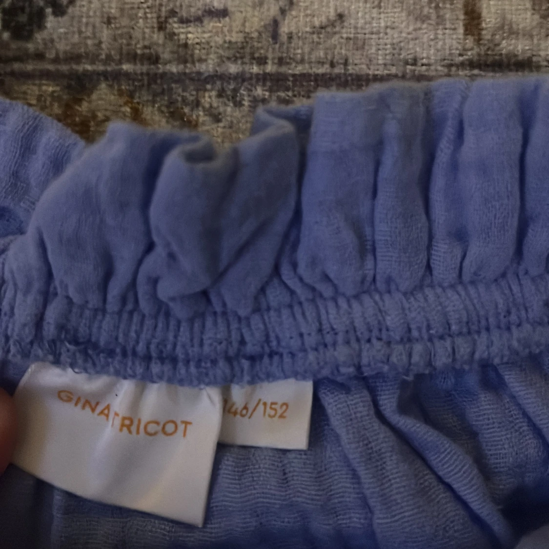 Blå offshoulder blus från Gina Tricot - 1