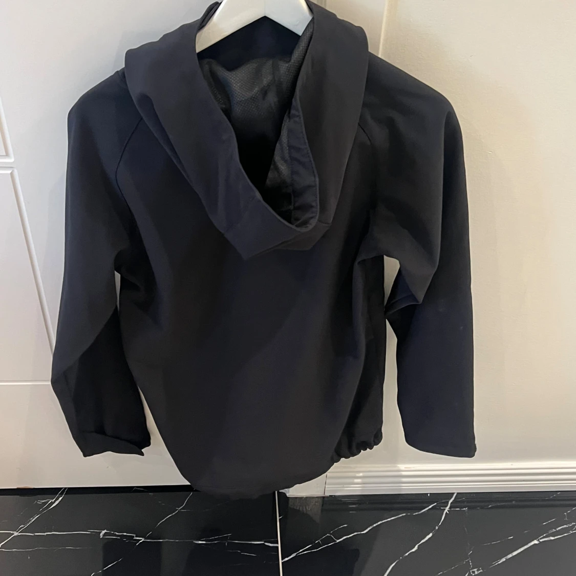 Svart hoodie från 8848 Altitude - 1