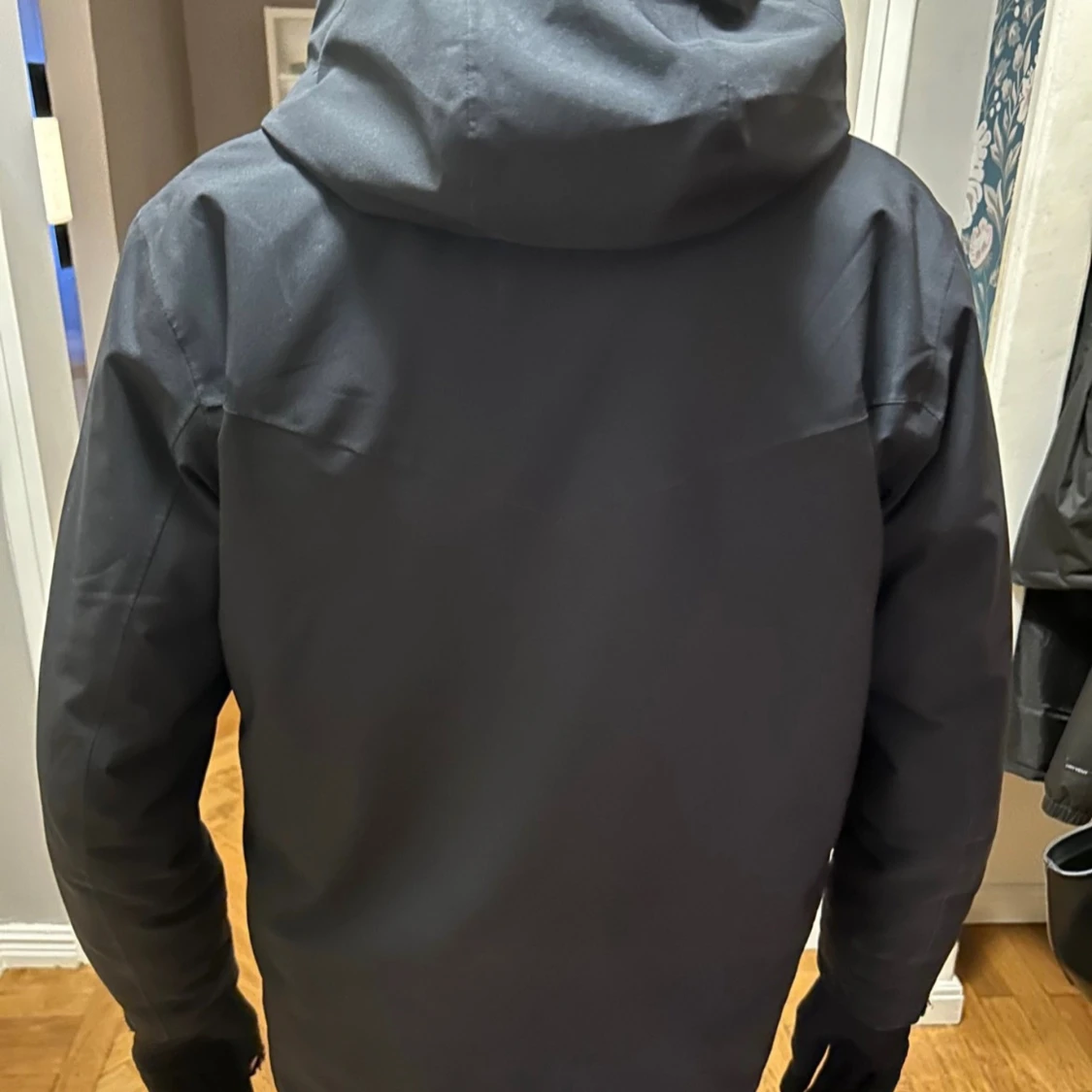 Svart vindjacka Peak Performance - 1