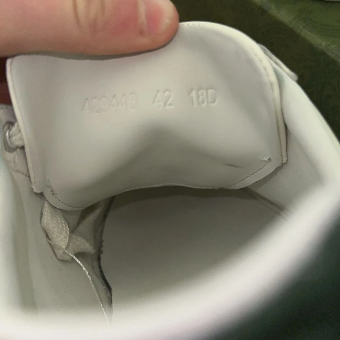 Gucci vita sneakers med röd/grön rand - 2