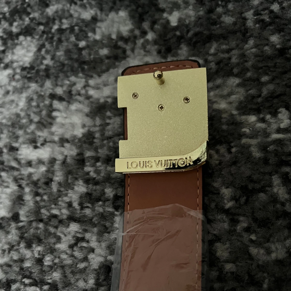 Brunt rutigt bälte med guld buckla - 1