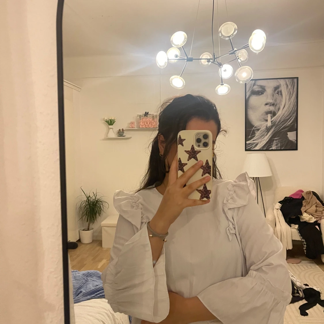 Vit blus med volangärmar - 3