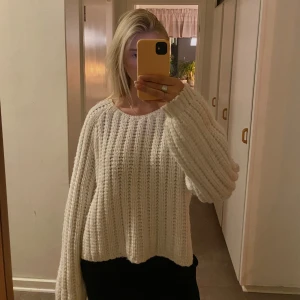Vit stickad tröja  - Supermjuk stickad tröja