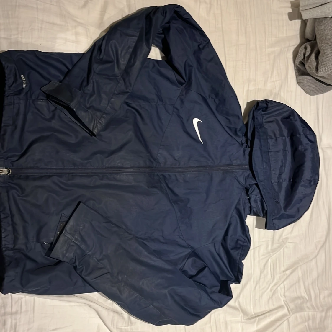 Mörkblå Nike vindjacka  - 1