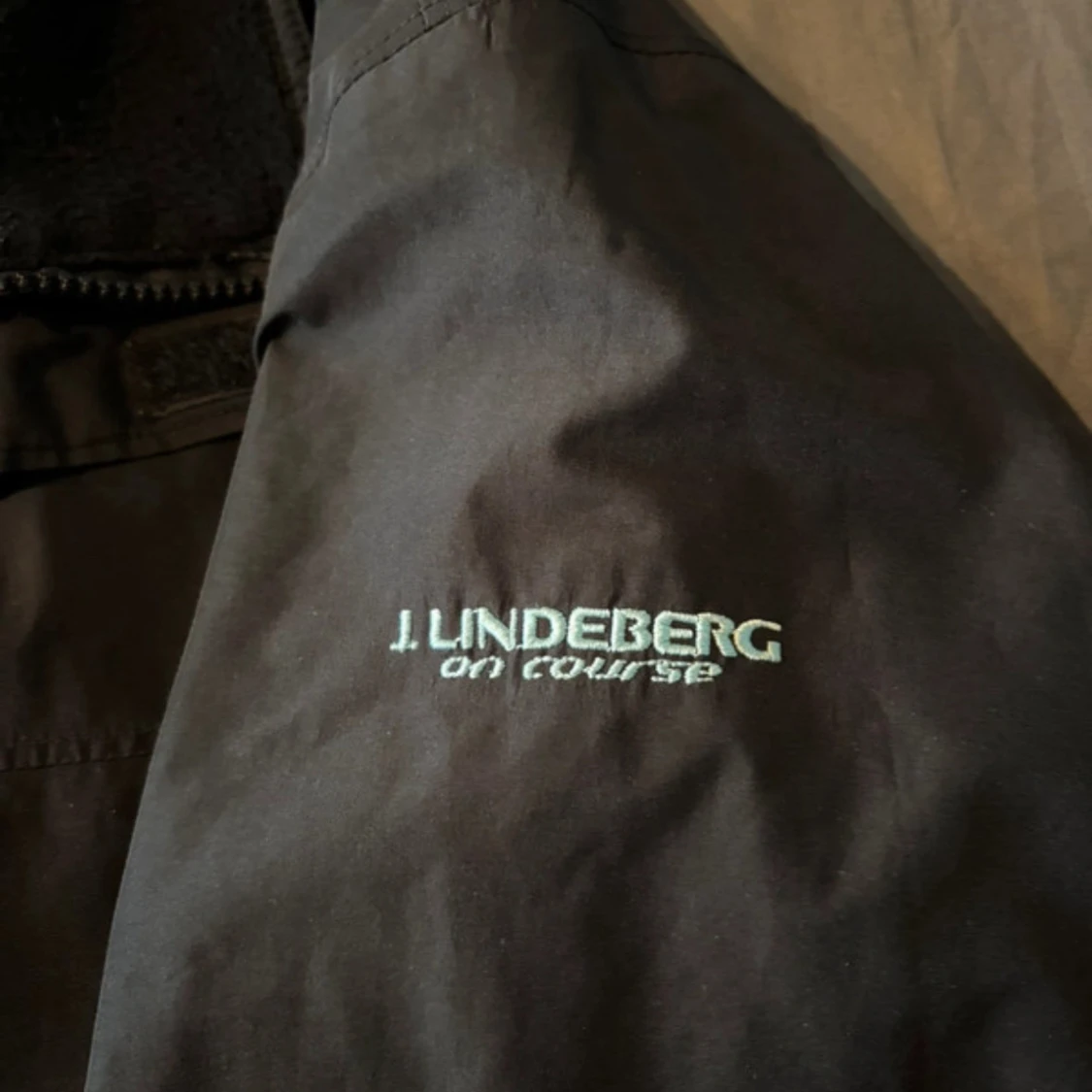 Svart vindjacka från J.Lindeberg - 3